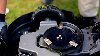 Changing husqvarna mower discount blades